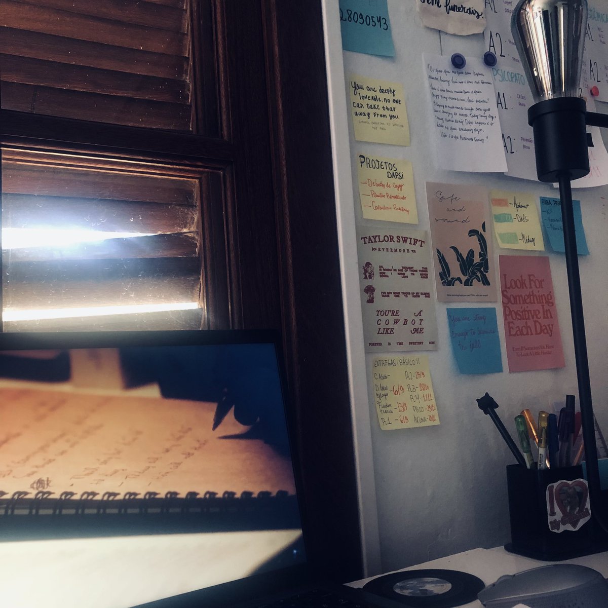 psiquebook's tweet photo. foco de hoje: estágio!

supervisão do estágio + várias atividades ficadas para o estágio. elaboração de relatórios, atualização dos estudos específicos, etc!!!

let’s que let’s caralho https://t.co/miXCHY8ktR