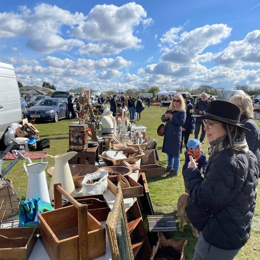 EyesOfLadyW's tweet photo. The Last #Wimbledon Antiques Fair this year. Sunday 3rd September. @sw19antiques https://t.co/fURcHoETfG