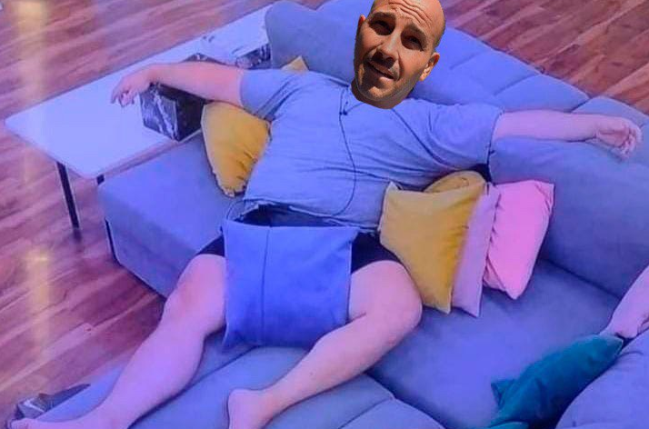 peronistanvp's tweet photo. Parece que la campaña en Quilmes lo estresó mucho a Martiniano Molina y se fue a tomar unas vacaciones tranqui al CARIBE. Quien pudiera laburar tan poco hermano https://t.co/qXMbZYlTXx