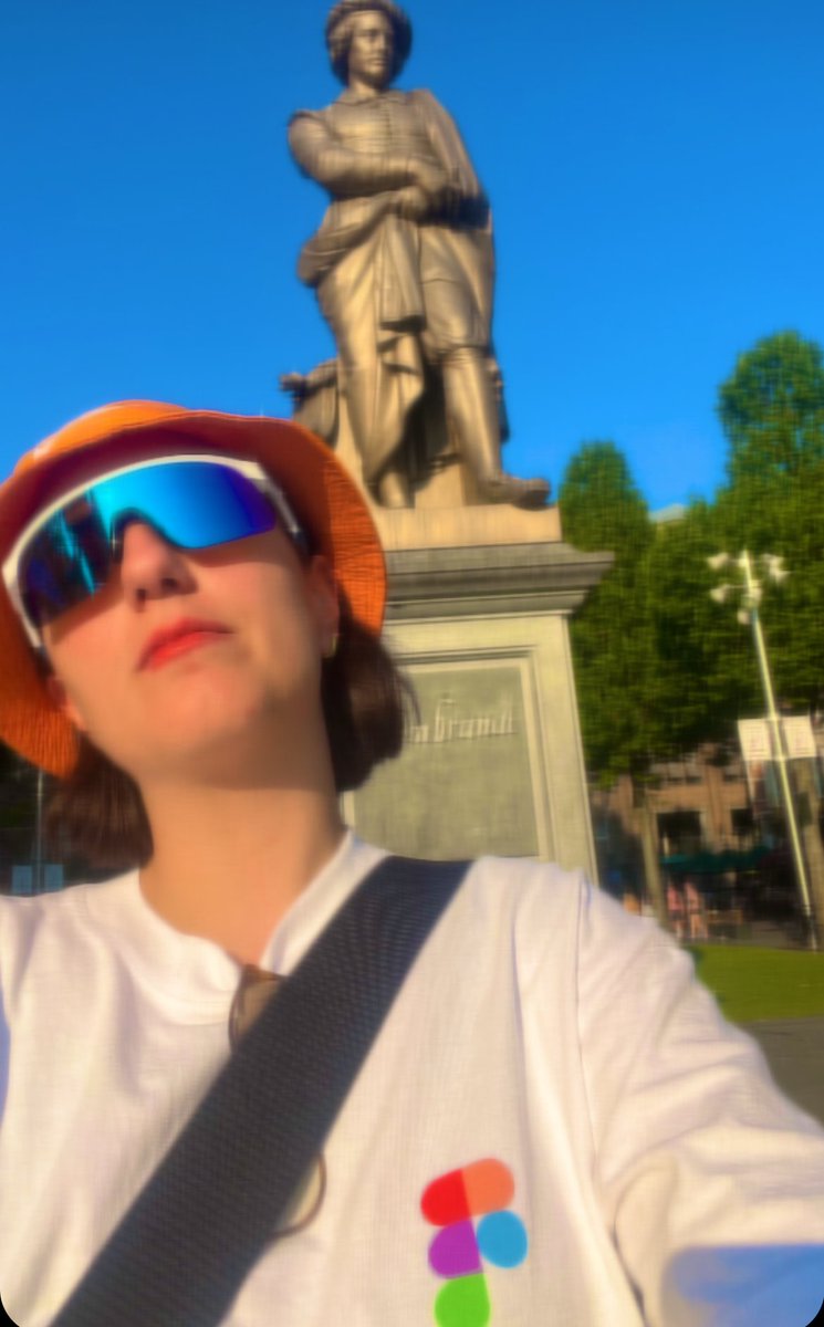 aydaoz's tweet photo. this is the funniest and weirdly coolest sunglass I ever had. Ashamed to walk with it but still wearing proudly. all emotions at onceπ #designerglass https://t.co/AmGZPAoIKS