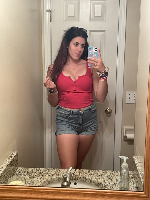 Sending to @diamondanii is the best feeling. Once you send, the spiral begins and you become a Brainwashed<a class="tags" href="/tag/diamondanii">@diamondanii</a>