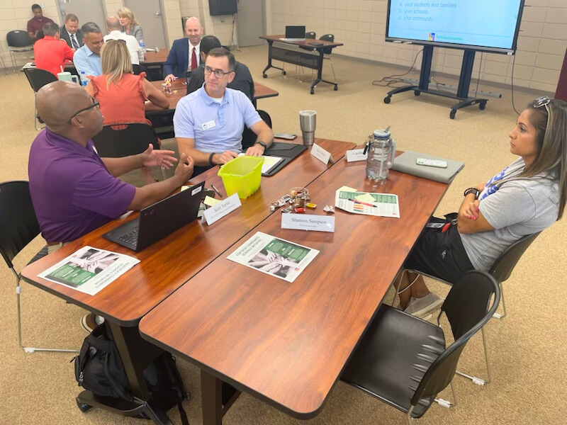 PrichardCom's tweet photo. This morning @prichardcom Board Chair, Clay Ford is in Owensboro with Mayor Tom Watson, community members and school staff to discuss Full-Service Community Schools &amp; what that means for Kentucky education.

#KentuckySchools #EducationAdvocates https://t.co/S0ADeJrCy3