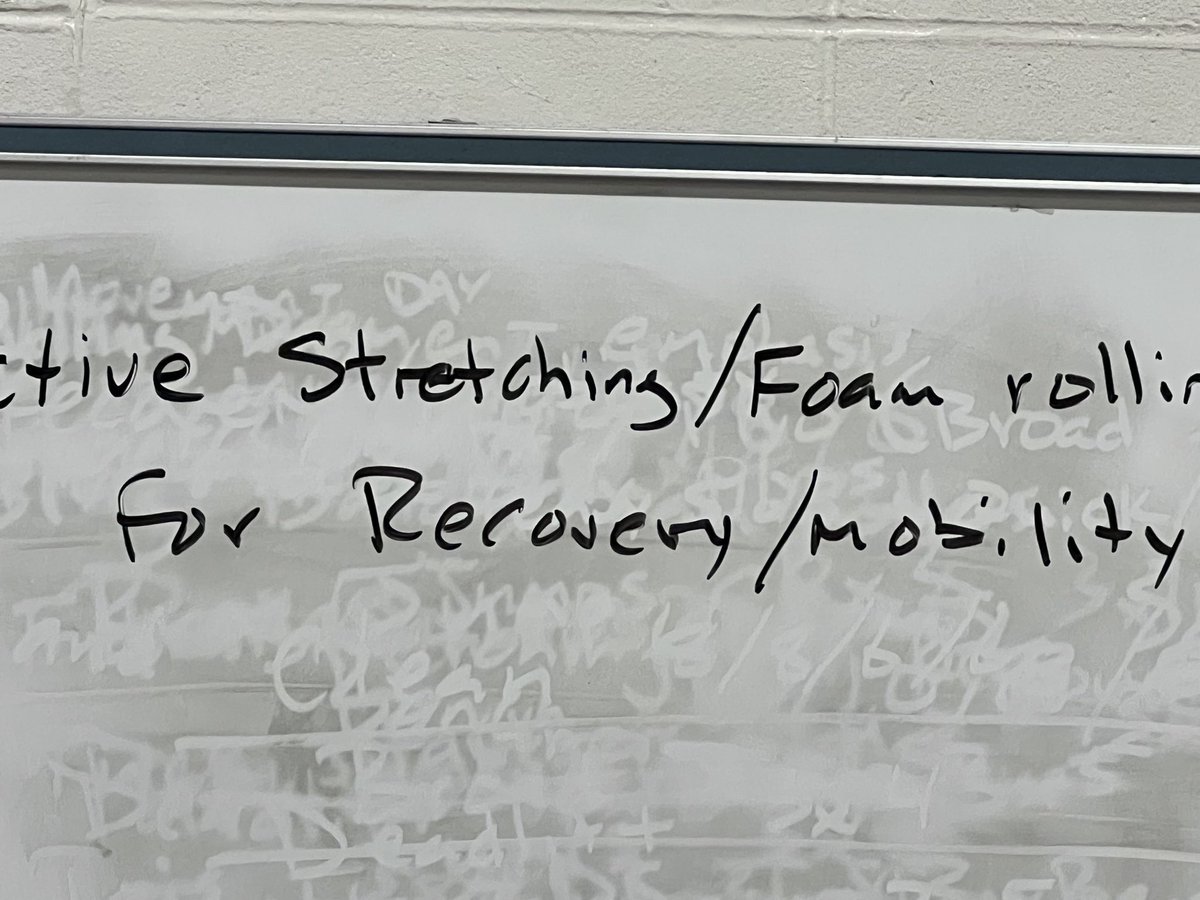 troylurz1's tweet photo. Non-core teachers at DCS get the most out of our students. Kudos to Mr.Loghry and Mr. Spargo. A bit of novelty and variety is demonstrated in their lesson designs. #KidCentered,#TigerNation,#Novelty,#Variety,#MyDCSstory https://t.co/gJMMcalkeU