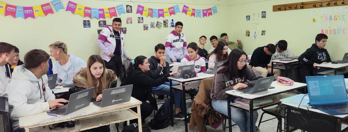 DTE_region23's tweet photo. 📷 Jornadas de sensibilización Conectar Igualdad Bonaerense para estudiantes de CEPTN°6 #Casey, EESN°2, EESN°6 de #Casbas y EESN°1 de #Bonifacio
@DTE_BA @AlbertoSileoni @ClaudiaBracchi1 @salbarracin @VisotskyValeria
#tecnologiaeducativa #CBI #Region23 https://t.co/vXcOOCRo3j