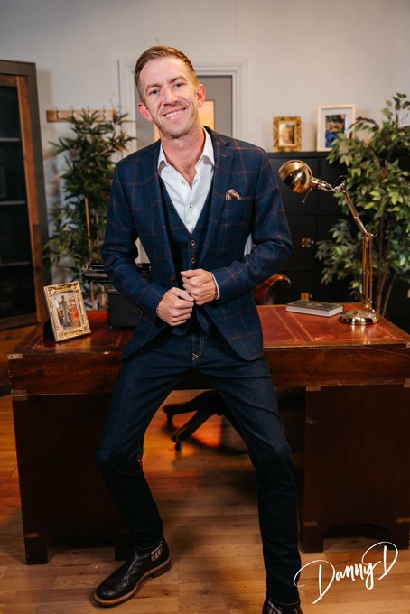 Welcome to my office 😈  Who&rsquo;s seen my latest trailer? 👀  https://t.co/wJb6nXApuo https://t.co/YTPGp3