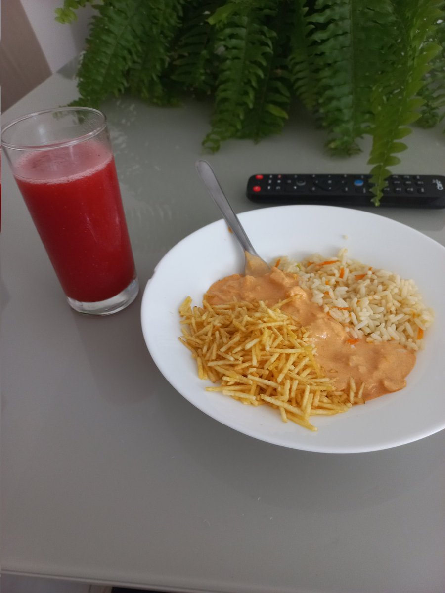 juliastucia's tweet photo. ao mosso almoço al moço de hj #almocotwt #almocott https://t.co/Kxm4YYWlnV