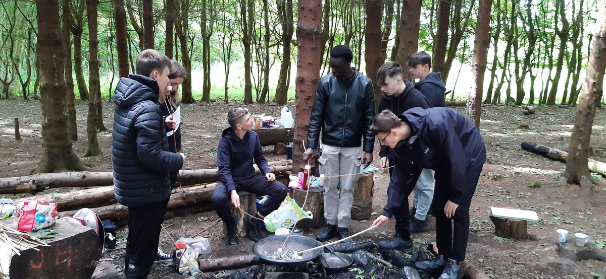 AbzWorks's tweet photo. Over the past 10 weeks @abzworks have been running the Fit Next programme for recent school leavers.  The group have taken part in workshops, taster sessions and team building activities to explore their future pathways post school. 

#employability #fitnext #abzworks https://t.co/yLW0kL8tIp