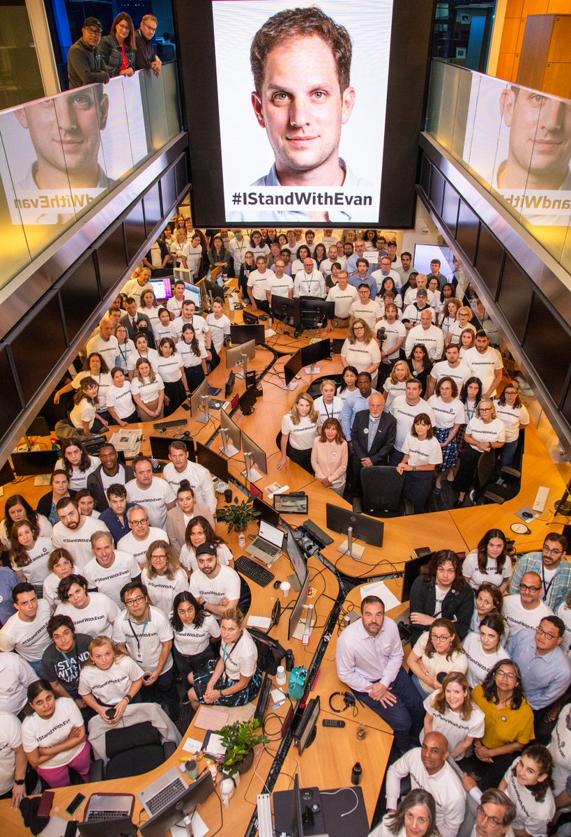juliamunslow's tweet photo. It's been five months since our colleague Evan Gershkovich was unjustly detained in Russia. 

Today, our newsroom stood in solidarity with his parents, Ella and Mikhail. #IStandwithEvan 

📸Michael Bucher/WSJ https://t.co/ACJXrp3Zwu