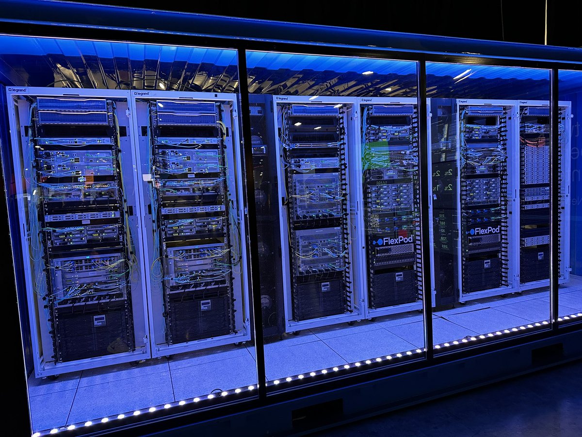 LuisOrtega_C2N's tweet image. #CiscoImpact #CiscoSMB ultimo día del congreso mas grande de ventas del mundo de IT!!!! The power of the network… el futuro… Full Stack Observability!!!!!