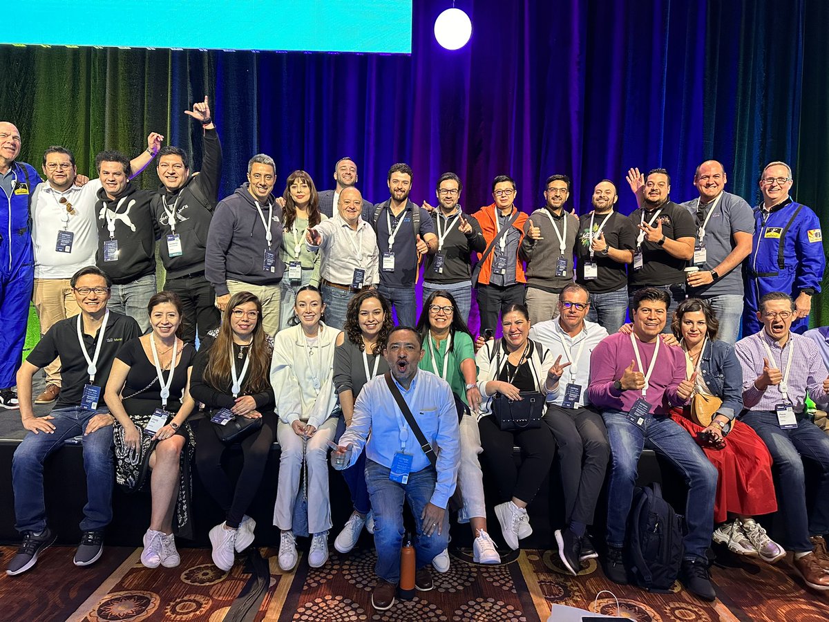 LuisOrtega_C2N's tweet image. #CiscoImpact #CiscoSMB ultimo día del congreso mas grande de ventas del mundo de IT!!!! The power of the network… el futuro… Full Stack Observability!!!!!