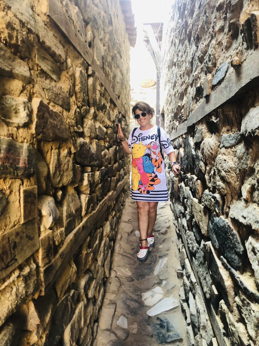 Dünyanın en dar sokaklarından biriymiş. Sığdık neyse 😜 #cumalıkızık