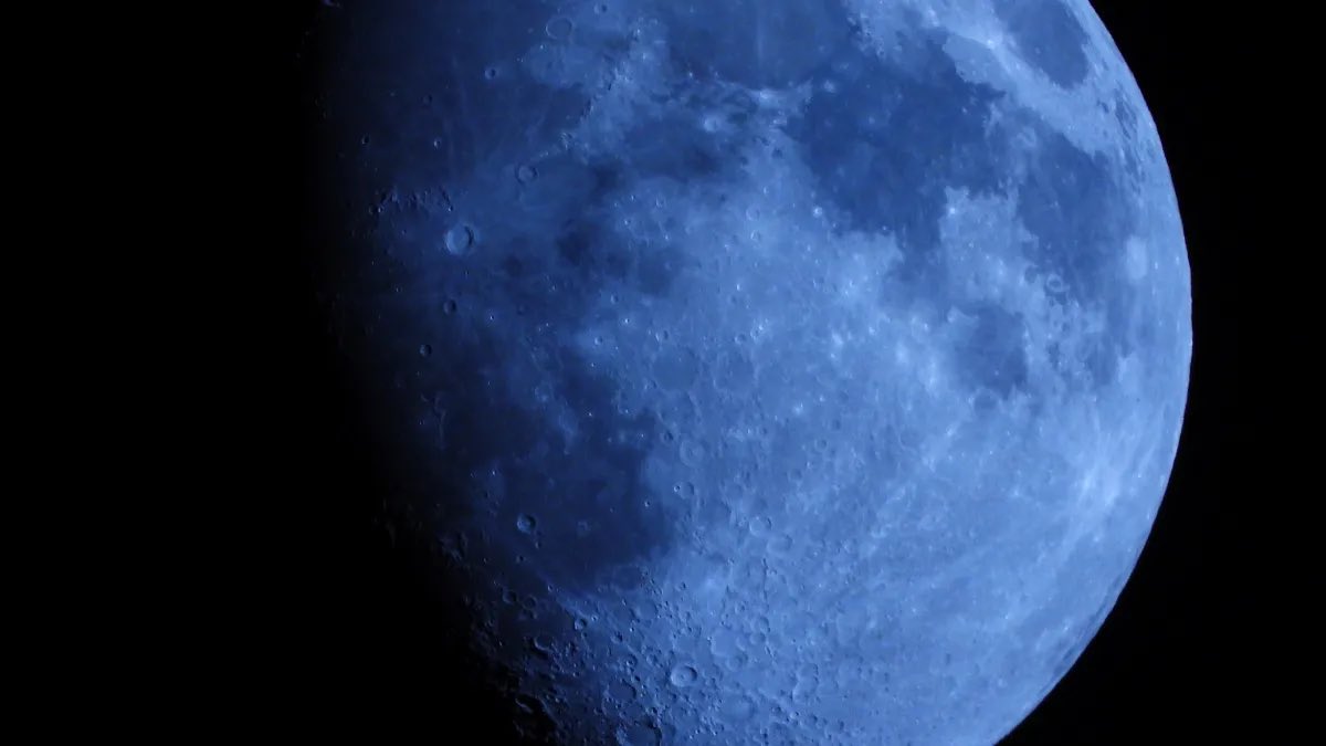 🚨ATENÇÃO: A última Super Lua Azul até 2037 acontecerá hoje, 30 de agosto. Vejam os horários⬇️