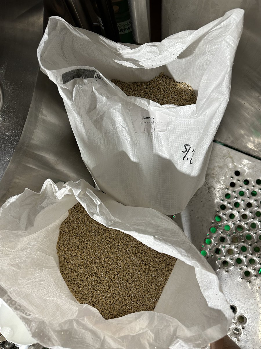 Keeping it Kansas a Riverbank Brewing today! Brewing a fresh batch of Golden Grove with Kansas Malt Pilsner. Number 4 on the summer coming at you soon!

#drinkkansasbeer