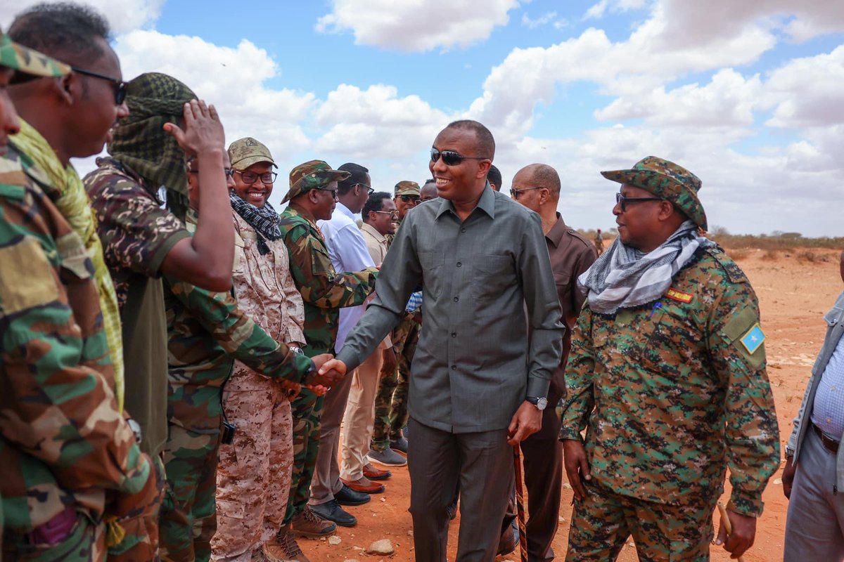 Ra’iisalwasaare Xamse Cabdi Barre waa hoggaamiye karti badan oo geesi ah. Ilaahay ha guuleeyo. 

Maanta ayuu markiisii labaad tagay degmada faca weyn ee Aadanyabaal, Shabeellaha Dhexe.

#HirshabeelleOOHorumarsan 💚