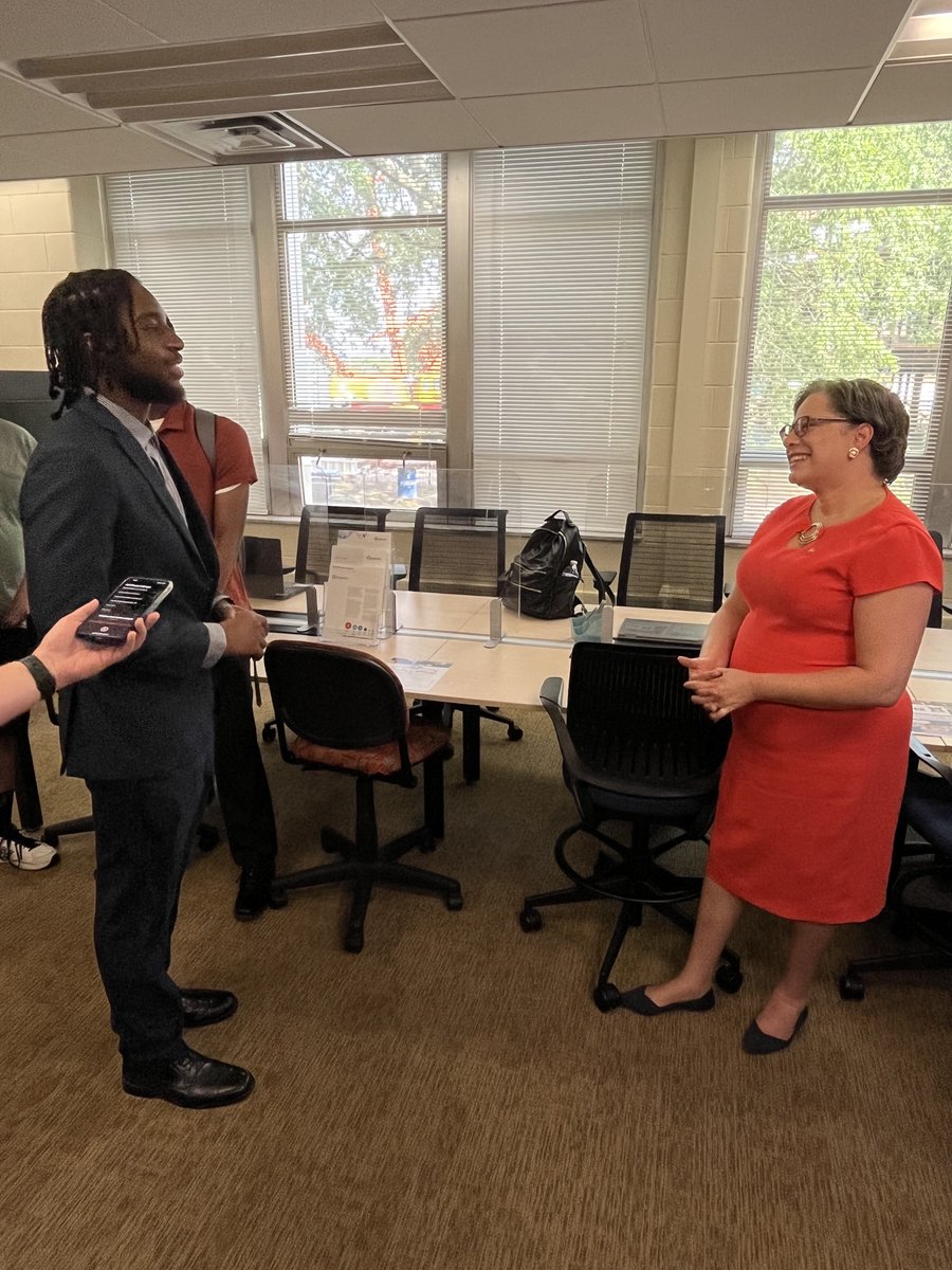 Continued celebrating #BlackBusinessMonth with a tour of the @VSU_1882 Center for Entrepreneurship, meeting some of the entrepreneurs who have benefitted from its programs, and speaking with business students.