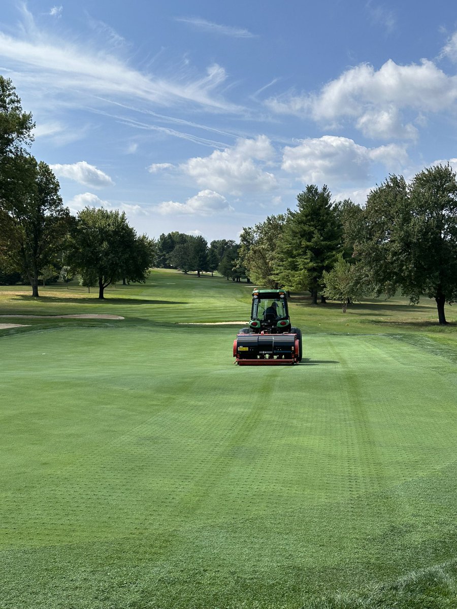 OGCgrounds's tweet image. A great day to deeptine greens and get some oxygen exchange down into the profile. This practice improves root development and will get us through “the last stretch” of summer before true aerification the last week of September.
