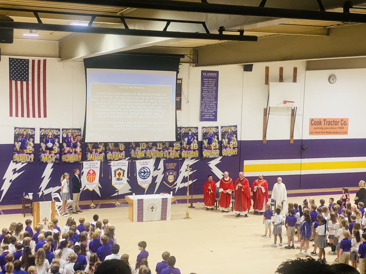 VburgCatholic's tweet photo. #VicksburgCatholicSchool started the morning filled with AMAZING GRACE as we celebrated our Opening School Mass.
Thank you, Bishop Joseph R. Kopacz, Father Curley, Father Dore, Father Nguyen, and Father Vincent for celebrating Mass with our #FlashesFamily. @jacksondiocese https://t.co/ze2BsyO9IP