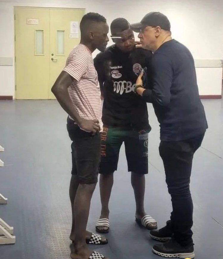 Kati yenu Nyie wawili Yupi ni Max Nzengeli?😂