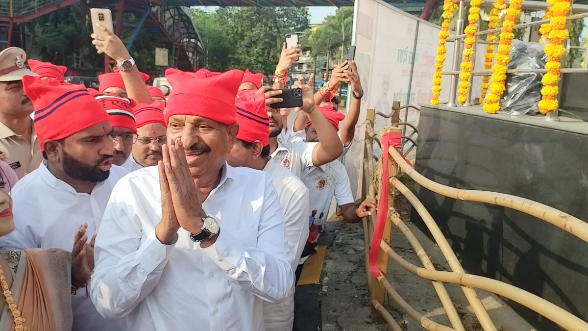 150AiroliConst's tweet image. नारळी पौर्णिमेचे औचित्य साधुन ऐरोली मतदारसंघाचे आमदार श्री. गणेशजी नाईक यांच्या स्थानिक विकास आमदार निधीमधून दिवा कोळीवाडा चौकात उभारण्यात आलेल्या कोळी शिल्पांचा लोकार्पण सोहळा आज पार पडला. (1/2)

#KoliCommunity #NaraliPoornima #DiwaKoliwada #NaviMumbai @BJP4Maharashtra