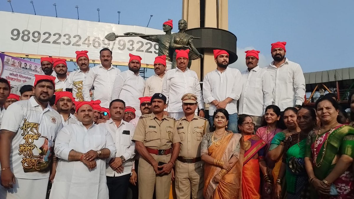 150AiroliConst's tweet image. नारळी पौर्णिमेचे औचित्य साधुन ऐरोली मतदारसंघाचे आमदार श्री. गणेशजी नाईक यांच्या स्थानिक विकास आमदार निधीमधून दिवा कोळीवाडा चौकात उभारण्यात आलेल्या कोळी शिल्पांचा लोकार्पण सोहळा आज पार पडला. (1/2)

#KoliCommunity #NaraliPoornima #DiwaKoliwada #NaviMumbai @BJP4Maharashtra