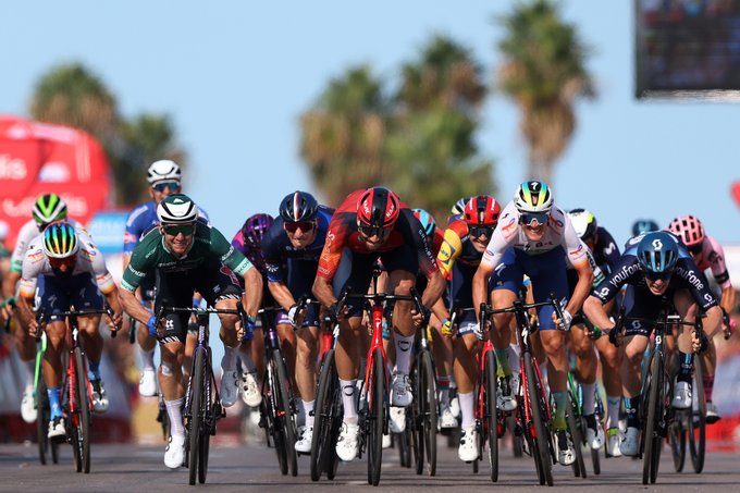 Filippo Ganna in a sprint finish