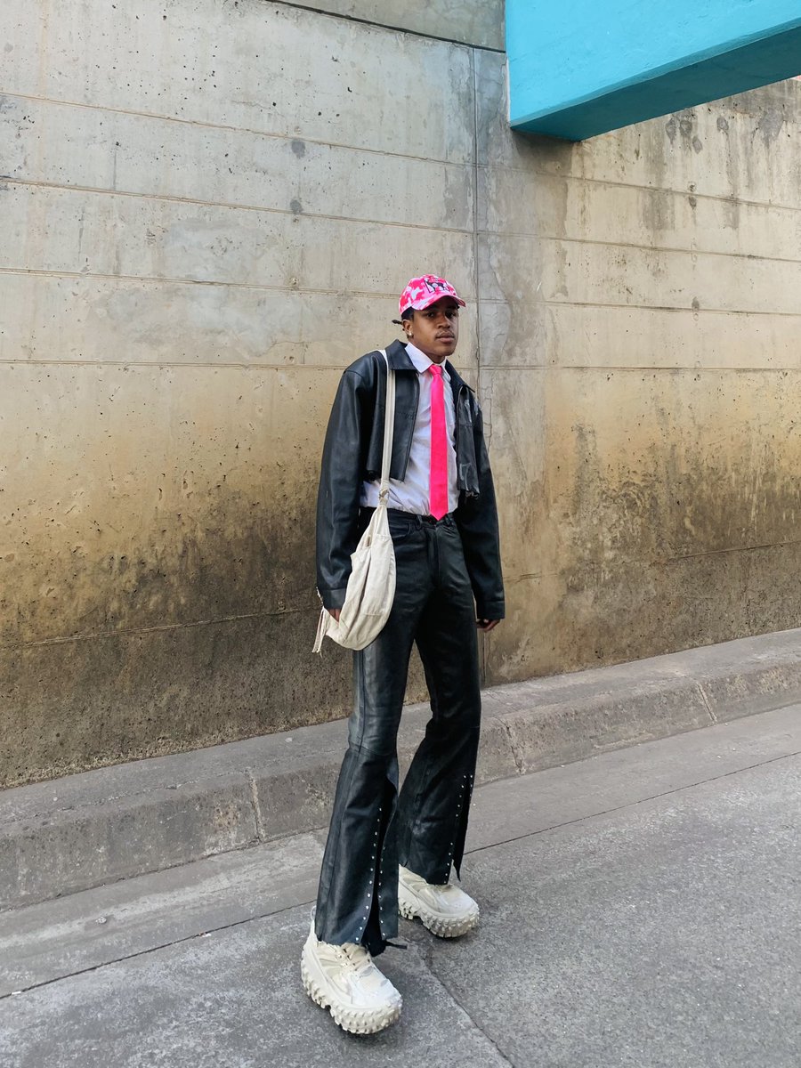 gentocavalier's tweet photo. walking on cl☁️uds. https://t.co/bbazZOcNaM