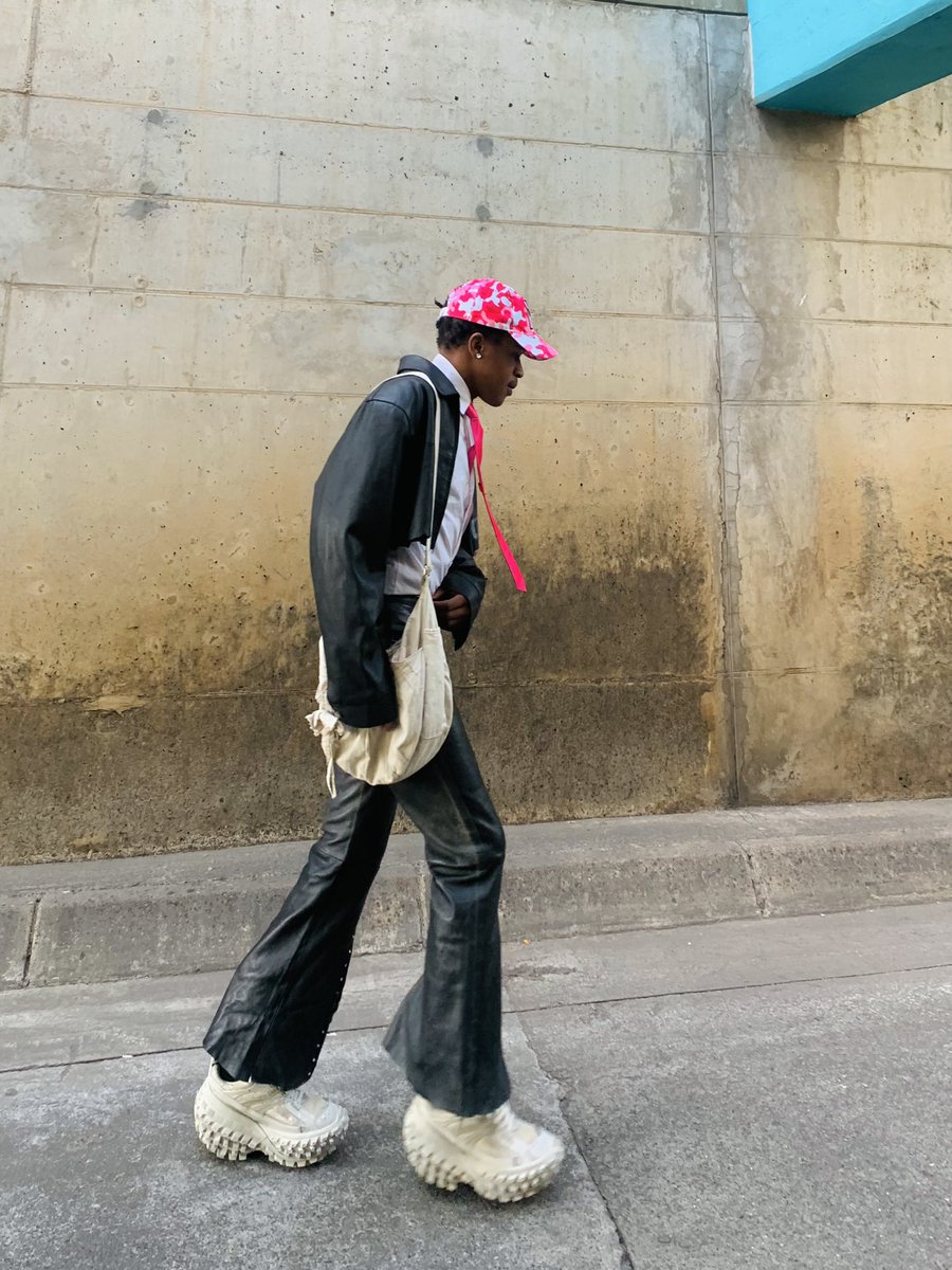 gentocavalier's tweet photo. walking on cl☁️uds. https://t.co/bbazZOcNaM
