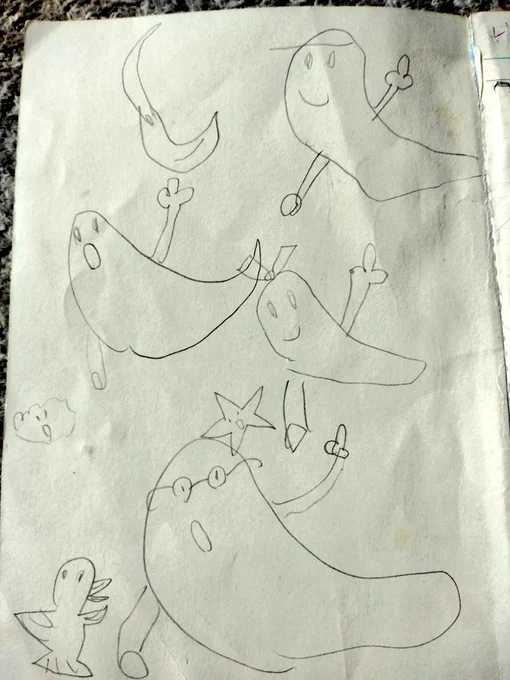 これは私が5歳のときに書いたかわいいオバケの絵です。
みんな中指立ててる。 