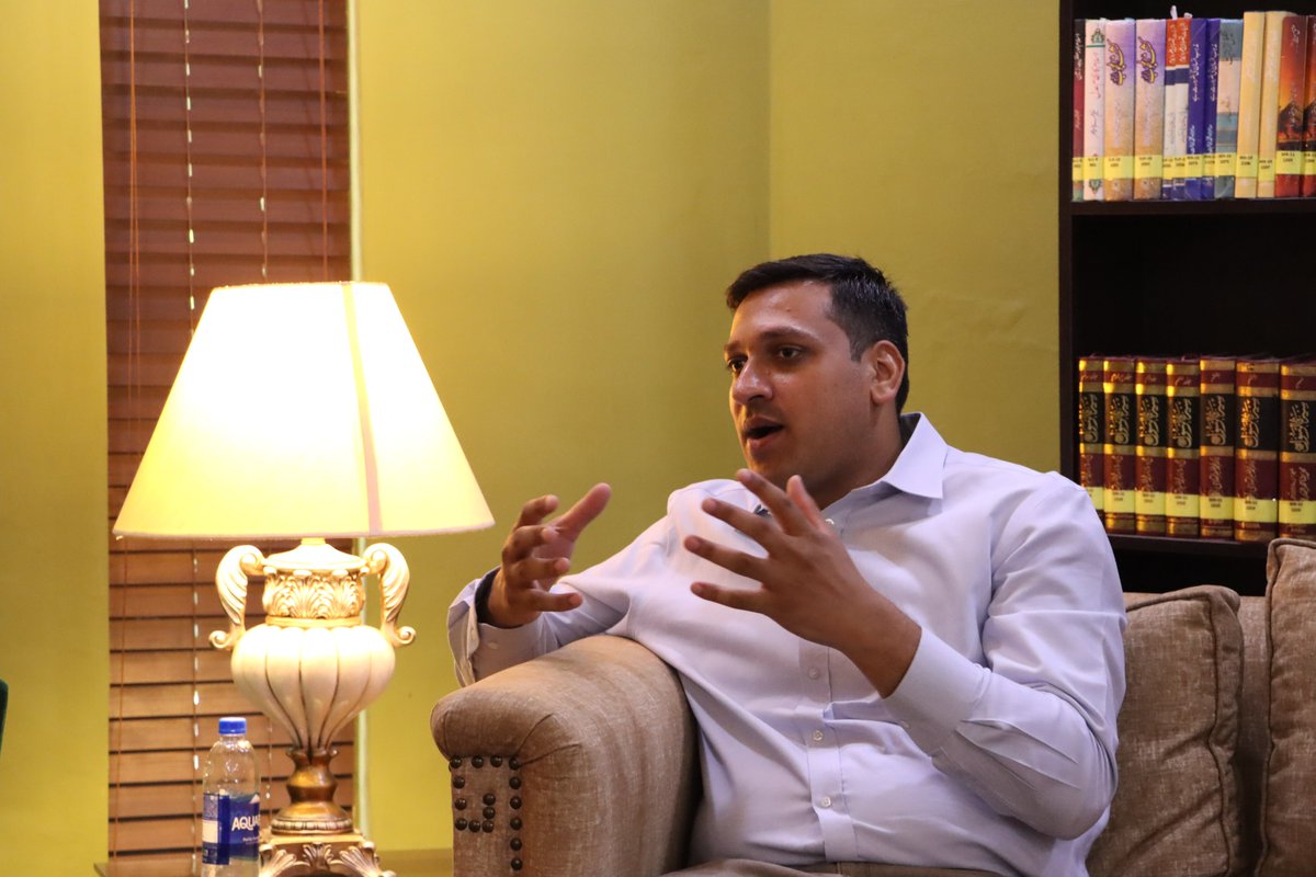 erozgaar's tweet photo. 🌟 Mr. Shahid Zaman - Secretary Youth Affairs &amp; Sports Department, Govt. of Punjab invited the high-achiever alumni to a meeting today regarding their feedback for potential improvements in #eRozgaar Training program. More here: https://t.co/SuiTN2OrFU #DigitalSkills #freelance https://t.co/uyawYENqhc