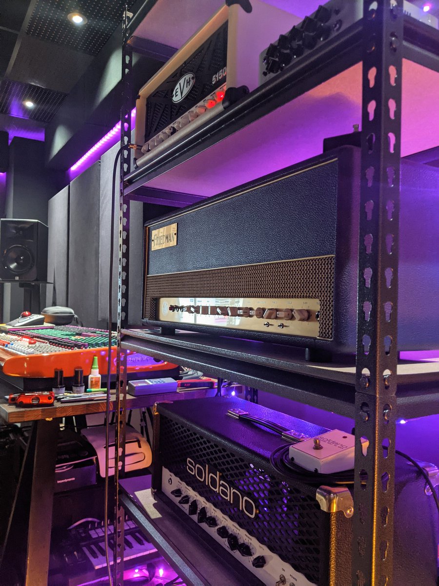 _StudioWormwood's tweet photo. Amps and vibes https://t.co/mFnKpLevBK