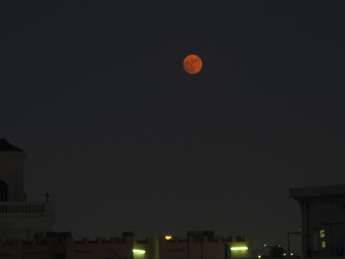 hrefaaz2's tweet photo. 2023 August Blue Super Moon. #supermoon #BlueMoon https://t.co/mpMsk6N0Dk