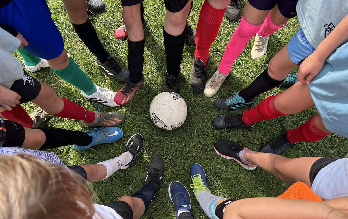 We still have spaces on our final day of girls holiday camps tomorrow ⚽️ If your daughter wants to come have fun and play football, book on here officialsoccerschools.co.uk/cheltenhamtown… #girlsfootball #fun #futurelionesses