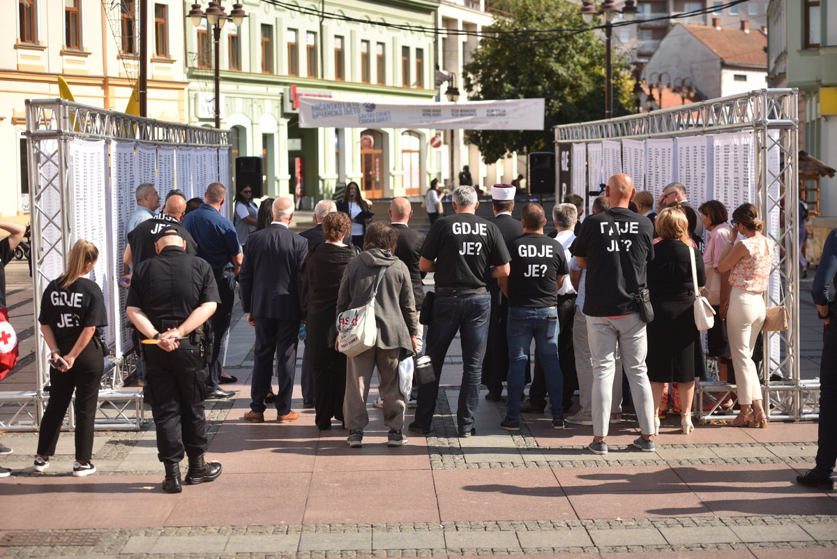 ICRC_BiH's tweet photo. On International Day of the Disappeared, the ICRC together with families of missing and the Missing Person Institute in Bosnia and Herzegovina send a resounding message: every family have the right to know the truth about the faith of their loved ones.🌍
 #IDoD #WhereAreThe https://t.co/KZhSpnJLpa