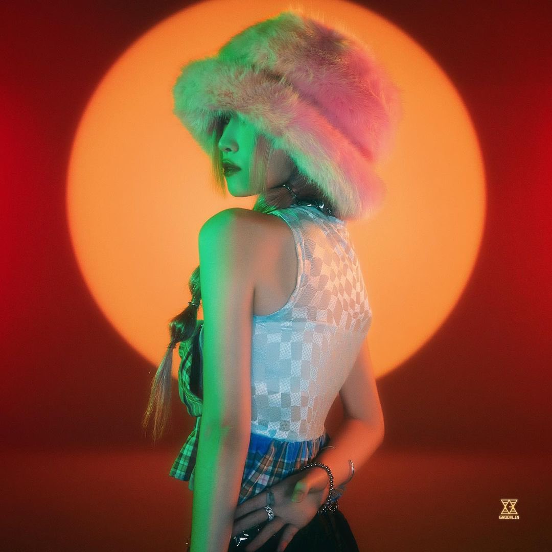 wonderlawan's tweet photo. WELCOME OUR FIRST FEMALE ARTIST TO GROOVL1N FAMILY!! 🤘🏻
‘SUEN’ (수엔)
THE NEW NUMBER OF THE MOON 🌙
📸 IG SUENMEOW
#Suen #수엔
#그루블린 #GROOVL1N #NEW_ARTIST https://t.co/q05CYyTIgZ
