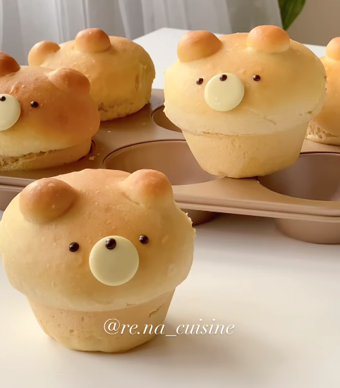 daily_dolce's tweet photo. Bear muffin bread made by re. na_cuisine https://t.co/ymonJmXsZ4