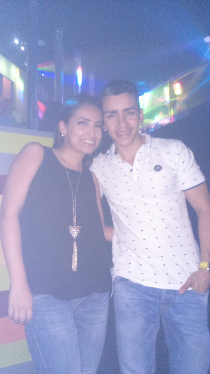 Diani_Gi's tweet photo. @RadioPlaneta969 buen día mis niños, en especial para él cumpleañero cuarentón q si no fuese por el pelito diría q no cambia 🤣 mi Güey q Dios te bendiga siempre y te permita alcanzar todo aquello q deseas, q te de mucha salud y vida para poder seguir escuchandote por muchos https://t.co/jfwGeBswZr