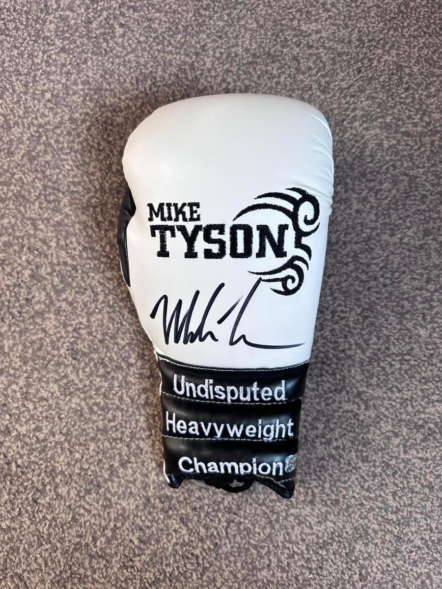 This weekend I am partnering with SuZe Sport again for this superb competition! 🤩

In the Smith v Eubank Jnr fight, if Smith wins in rounds 1-6, I will choose one random follower to win these signed Mike Tyson gloves with COA! 🥊

To enter: Retweet this, follow me &amp; @suzesport!!