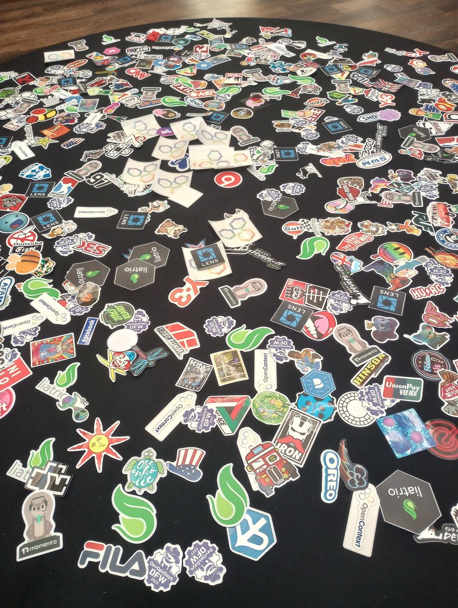 PDXTimB's tweet image. It wouldn&apos;t be a tech conference without stickers.  #devopsdaysdfw