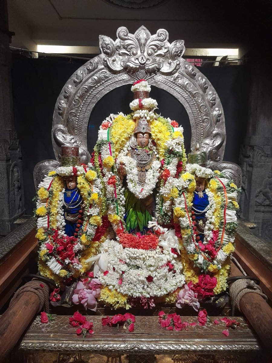 KamakshiTemple's tweet photo. #Avani #masa #Pelarnami #Thangaratha #Utsavam was performed today for Sri #Kamakshi #Ambal,#Kanchipuram https://t.co/SidNPyY6f7