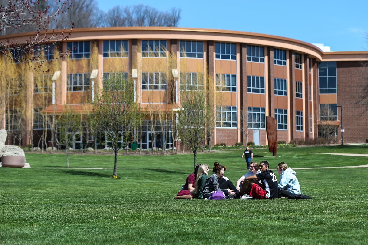 Slippery Rock University tweet media