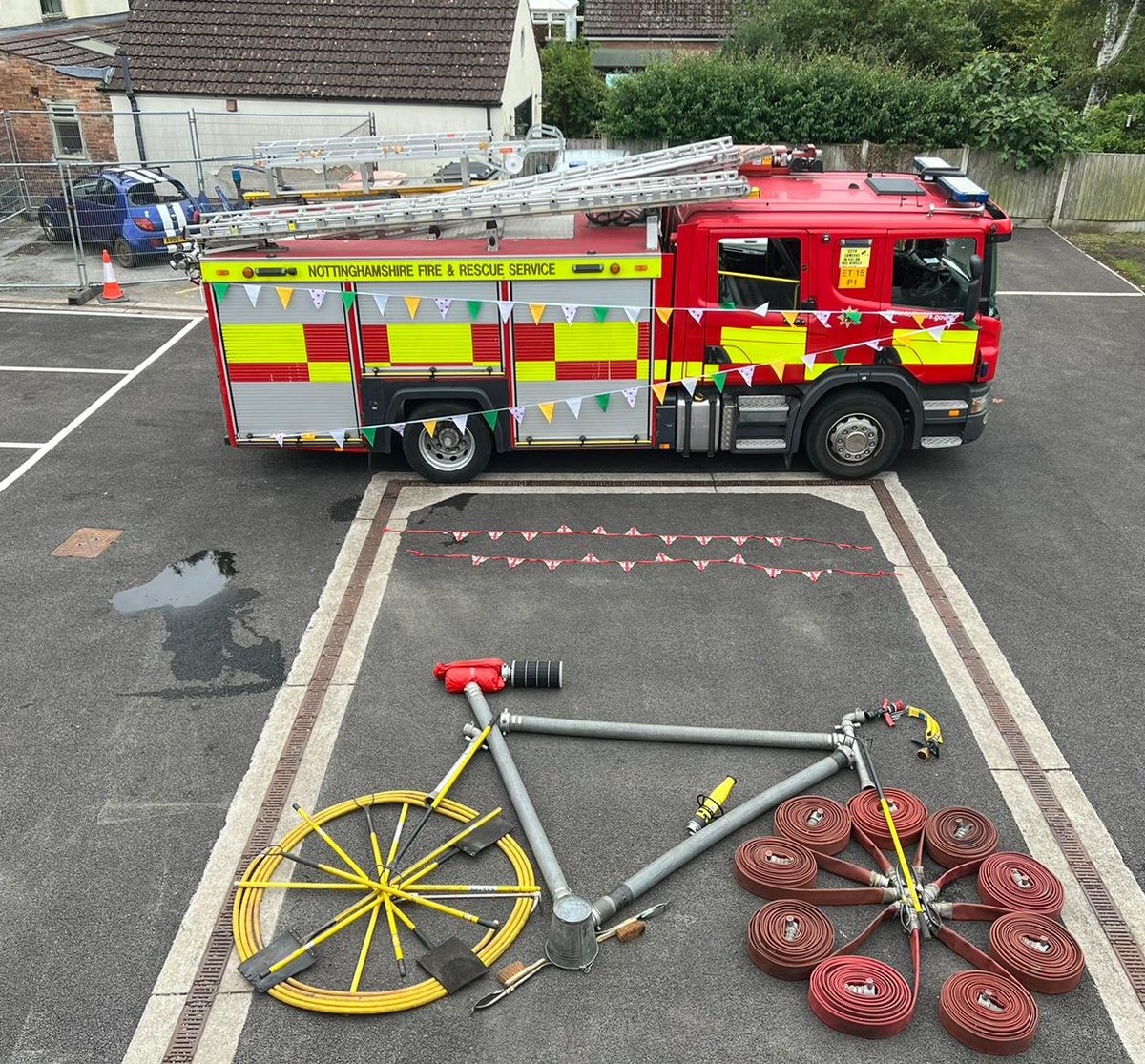 Don't miss the <a href="/TourofBritain/">Lloyds Tour of Britain</a> going through Nottinghamshire today.

Check the route to see where the cyclists will be passing: tourofbritain.co.uk/stages/stage-f…

Thank you to Collingham Fire Station for this amazing drill art! 😍🚴