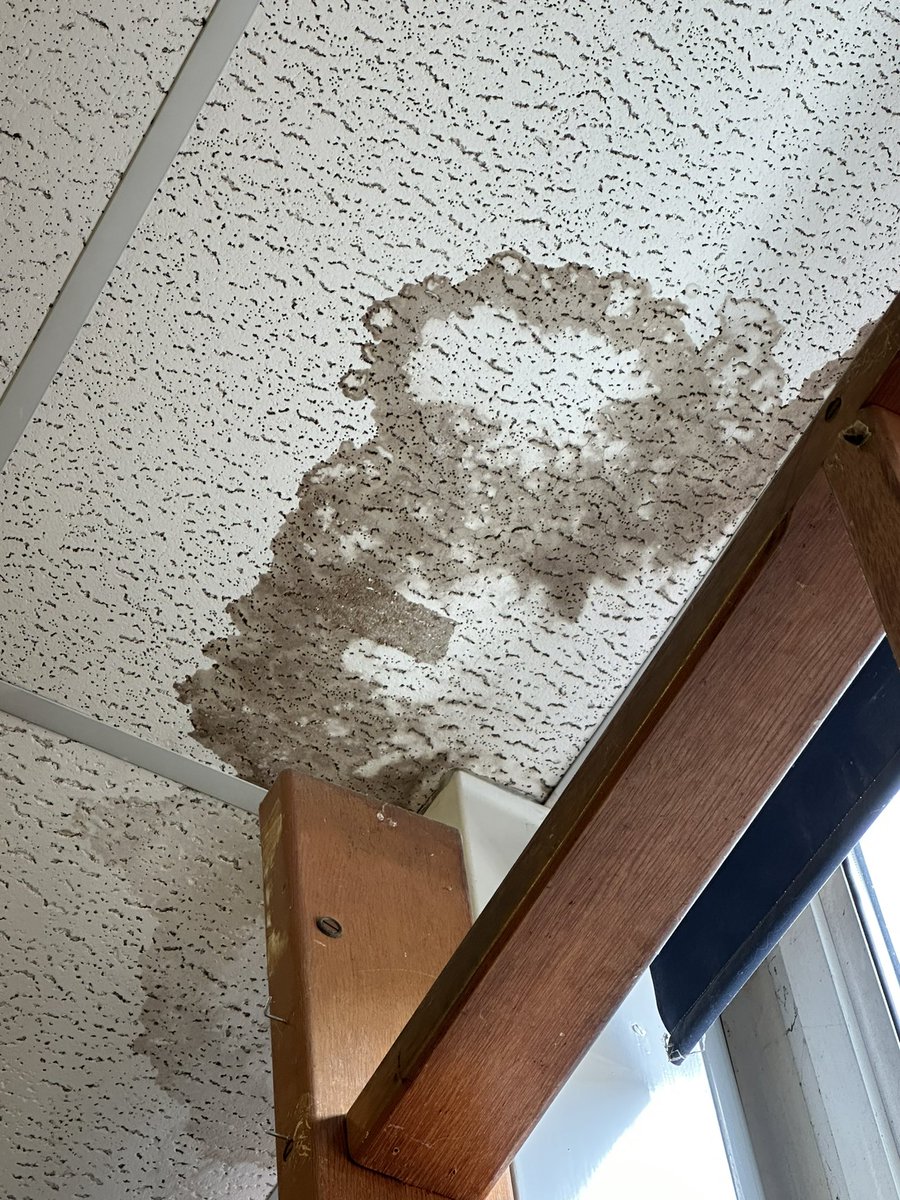 TimW1901's tweet photo. #RAAC just one of the most extreme examples of the current challenges faced by schools #thecrumblingestate requires significant investment if we are to mitigate compliance and condition risks. #decarbonisation costs add further to the overall cost liabilities. #developingthetrust https://t.co/fOyGMI21A6