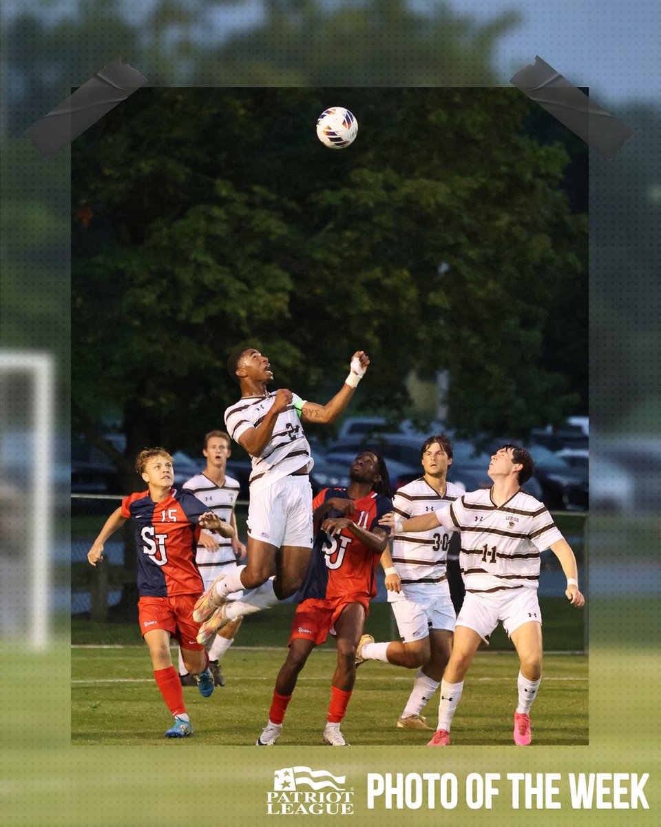 PatriotLeague's tweet photo. 𝐏𝐡𝐨𝐭𝐨 𝐨𝐟 𝐭𝐡𝐞 𝐖𝐞𝐞𝐤 📸 

Lehigh sophomore defender Sam Davis heads the ball against St. John's.

Credit: Clark Boinis https://t.co/ZtUtHyuY5g