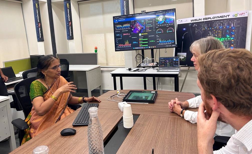 The UK-India 🇬🇧 🇮🇳are deepening their commitment to the technologies of tomorrow. Great to show <a href="/uksciencechief/">Government Office for Science</a> Angela McLean what the tech hubs in #Hyderabad are working on.