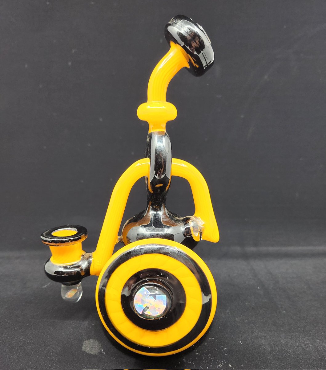 StayKeyed503's tweet photo. Wutang wormhole available on out website. https://t.co/u32WqV67I7