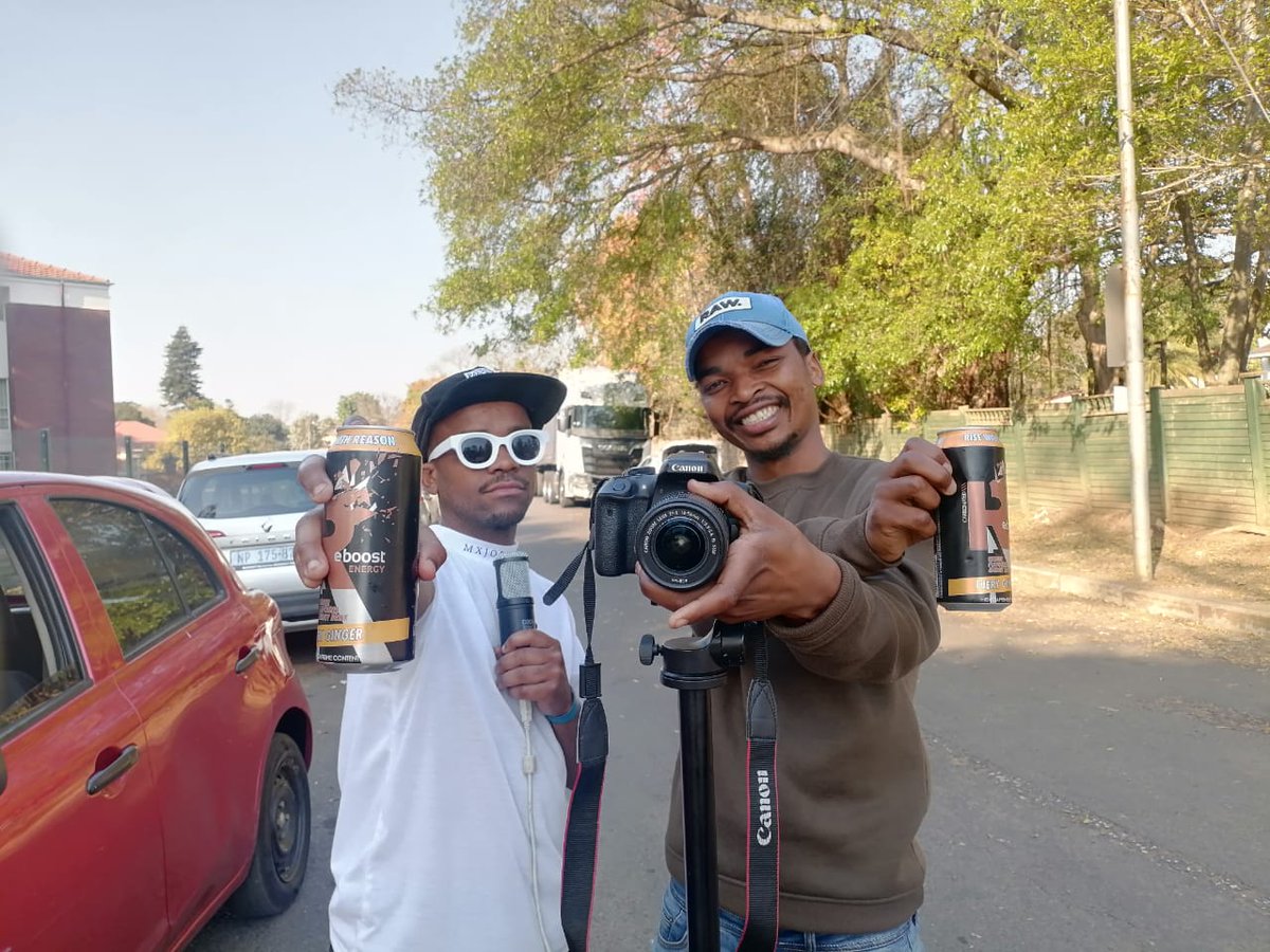 Dumi_prince's tweet photo. @SlimTyler1 @ReboostEnergy @Bhongo_Tobela @King_LS69 #RiseWithReason
#BoostYourEnergy https://t.co/Tvjz9kdPZd