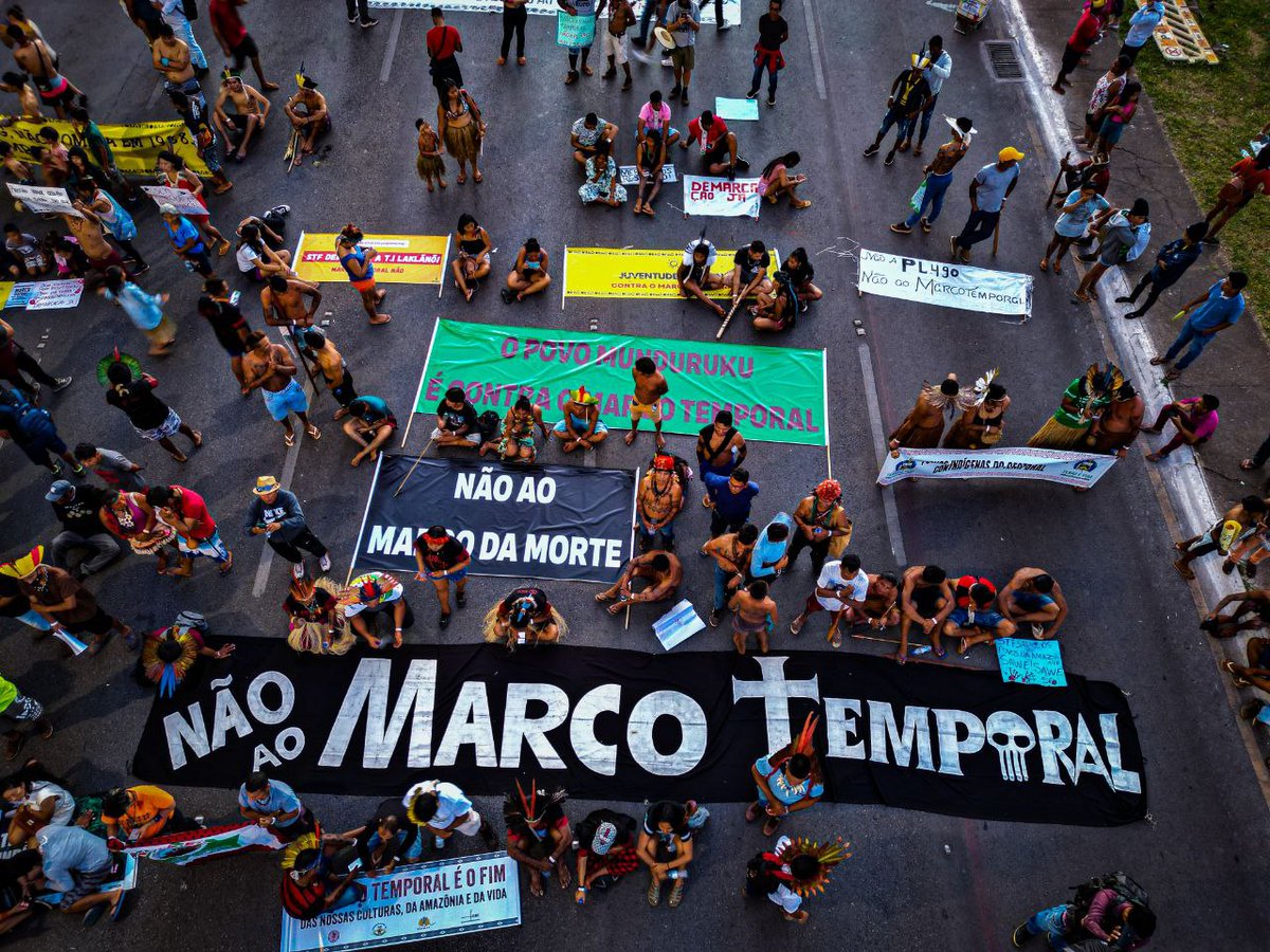 O marco temporal é uma tese política - de interesse do agronegócio - que pretende destruir o rumo da história dos povos indígenas e agravar a crise climática. É a tese do fim dos tempos. #MarcoTemporalNão