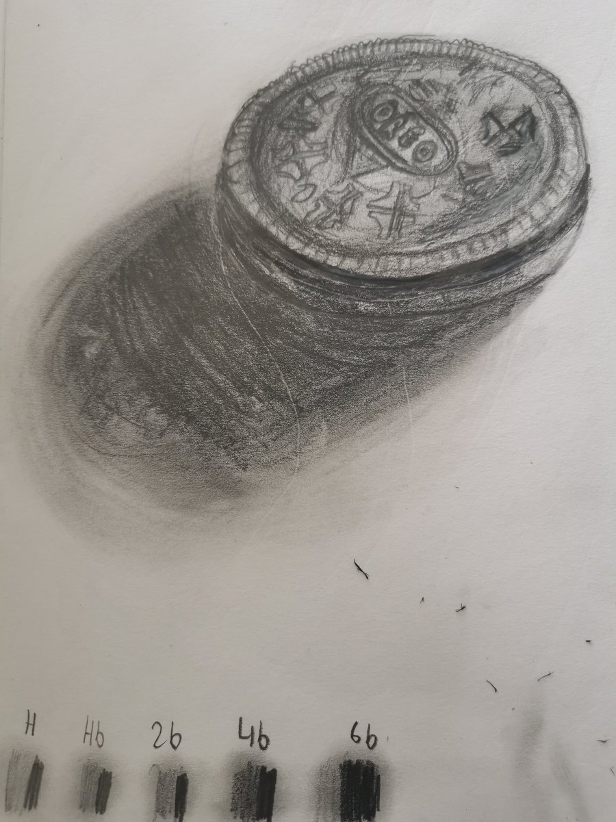 art_mrsbridson's tweet photo. This afternoon the 3rd years were practicing their tonal drawing skills by studying Oreos! They showed great concentration and perseverance. Super job Katie, Conleth and Eilidh! 👍🏻🙌@KeithGrammar #bge #oreo #tonaldrawing https://t.co/xCJWHeIF8f