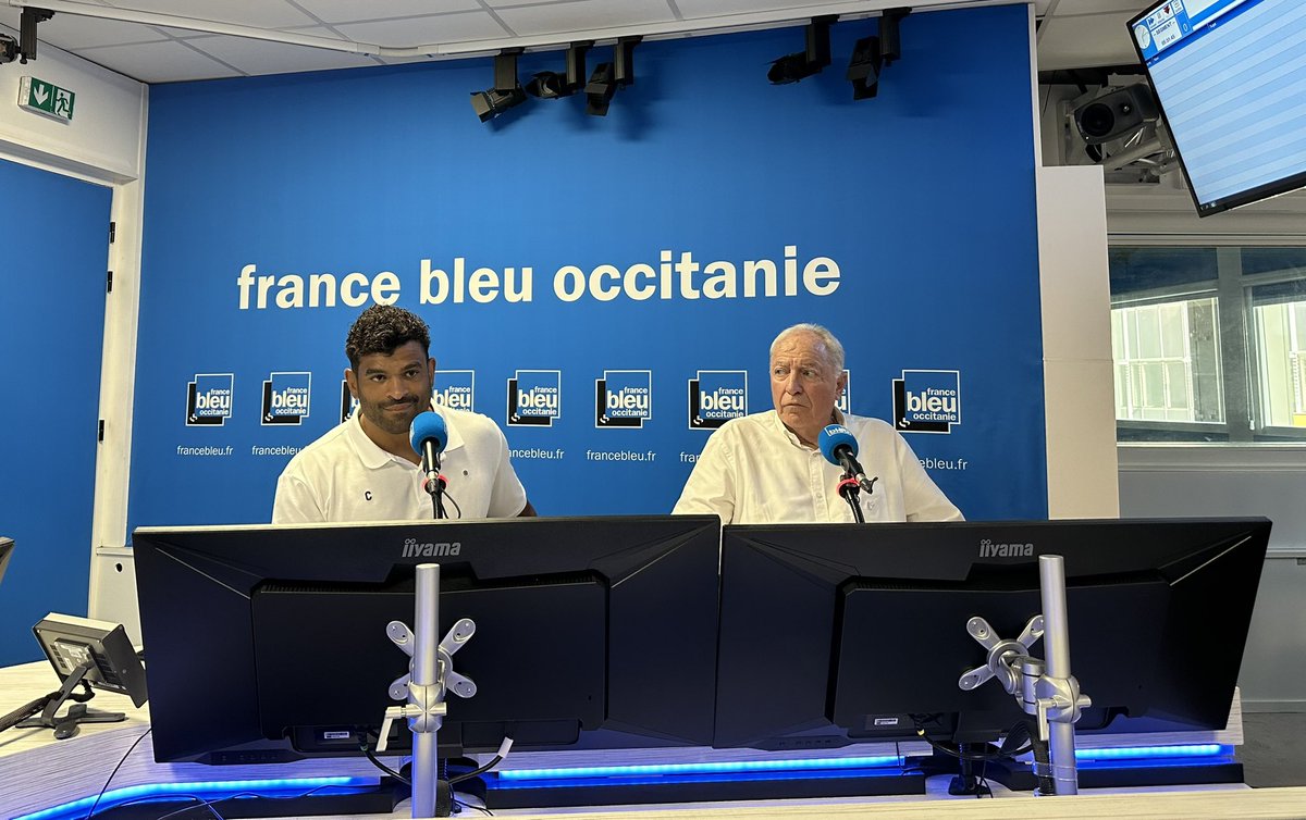 ColomiersRugby's tweet photo. 𝐑𝐀𝐃𝐈𝐎 🎙️

🤩 Notre président, Alain Carré, et notre capitaine, Anthony Coletta sont en direct ce soir sur @bleuoccitanie dans 𝟏𝟎𝟎% 𝐏𝐫𝐨 𝐃𝟐 ! 

#BleusFoncez 🔵⚪️🕊️ https://t.co/zqX2LMBkTf