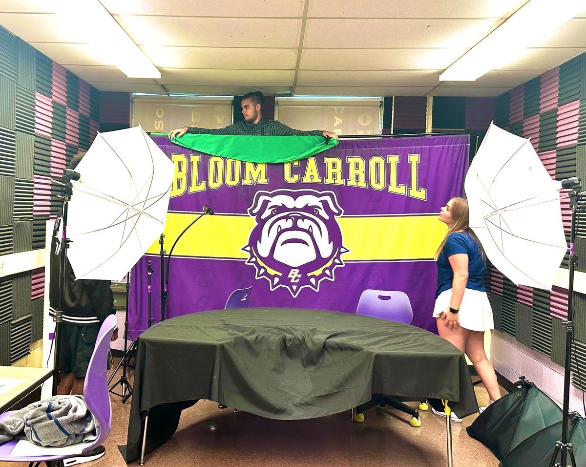 BloomCarrollLSD's tweet photo. Studio BC is prepping for their first video production to be released on Friday! Stay tuned! 🎥🎬🎞️#broadcastingclass #behindthescenes #theBCexperience https://t.co/PJUsLR88Eu